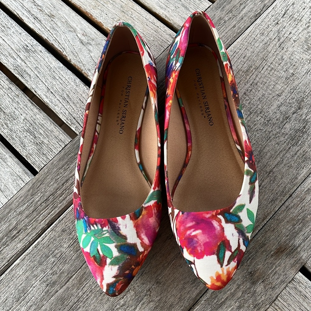 Christian Siriano Pink & Green Floral Pointed Flats - Picture 3 of 13